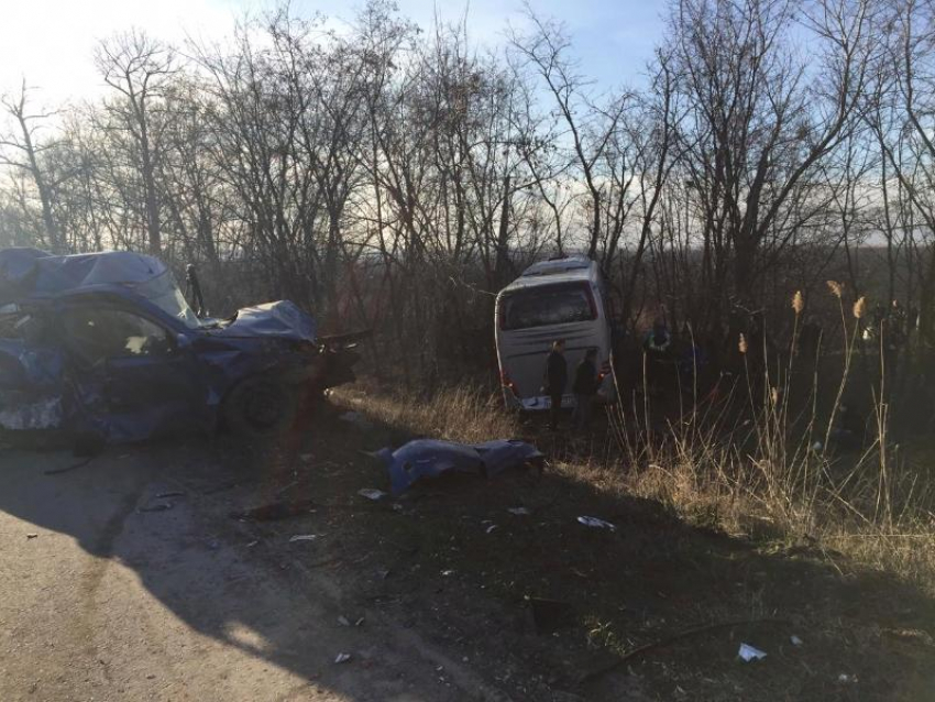 29-летний мужчина погиб в страшной аварии на трассе Ростов-Волгодонск