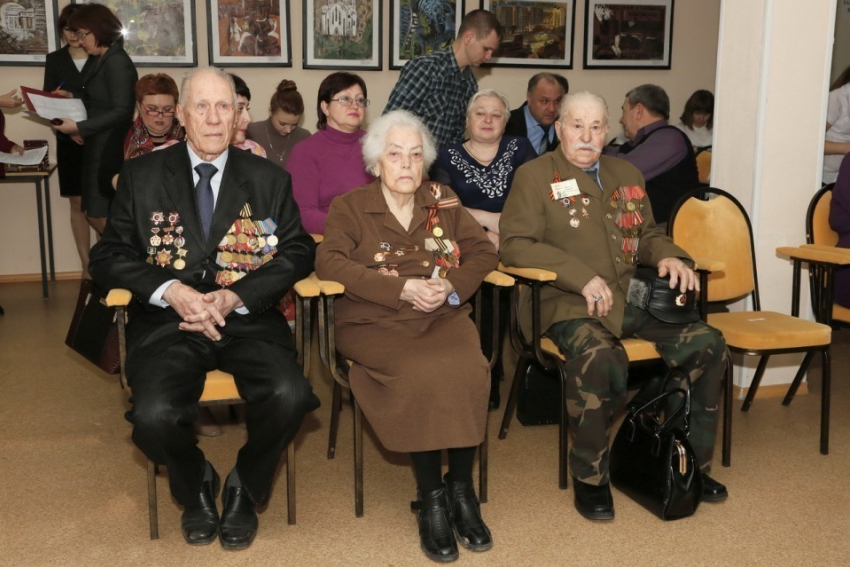 В Волгодонске прошел третий этап вручения юбилейных медалей ветеранам Великой Отечественной войны