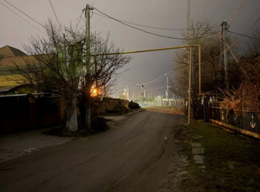 После публикации статьи в «Блокноте», власти Цимлянского района пообещали восстановить освещение в районе школы 