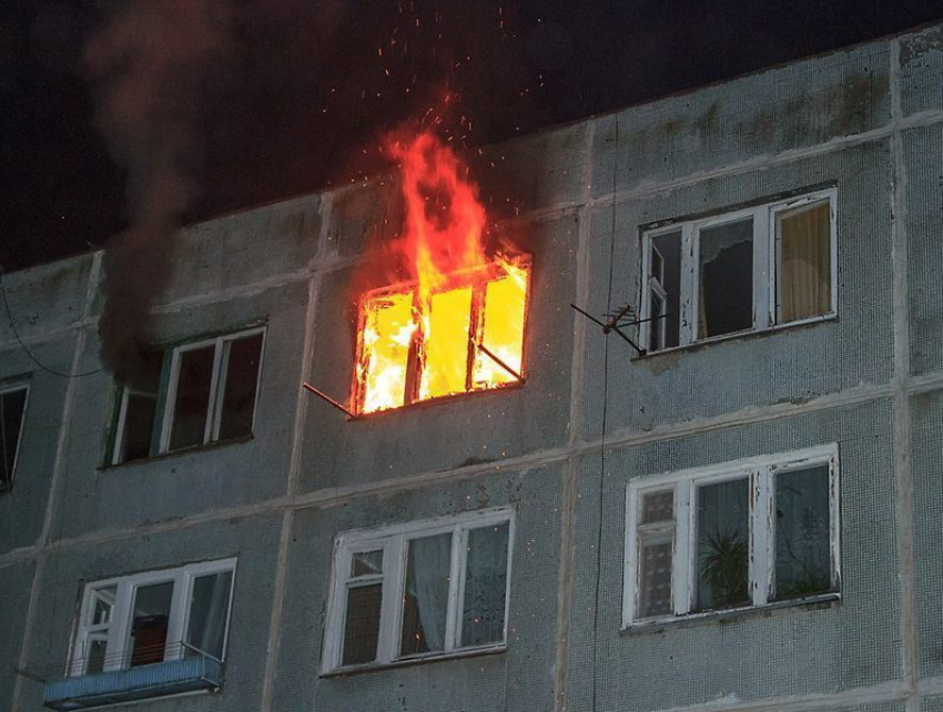  В Волгодонске произошел пожар в пятиэажном доме
