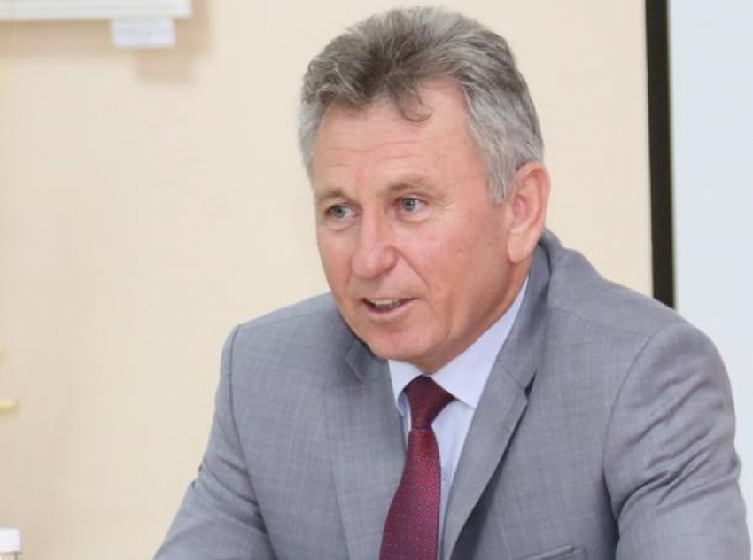 Виктор Мельников отказался от единицы помощника главы администрации