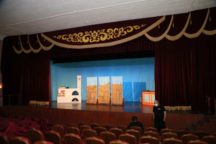 Пятый театральный сезон в Волгодонске начнется с новым занавесом