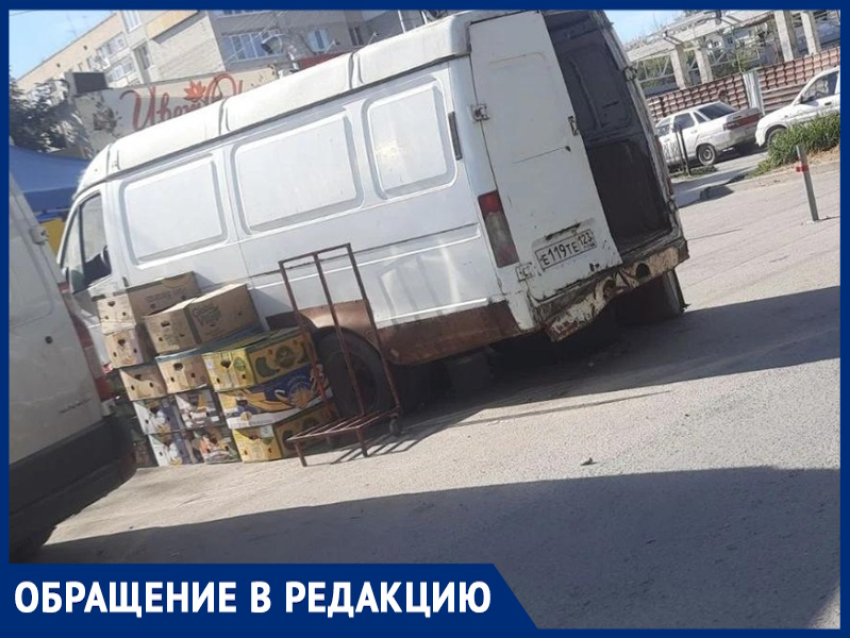 «Когда уже уберут это убожество с тридцатника!»: волгодончанка в шоке от превращенных в «магазины на колесах» старых «Газелей»