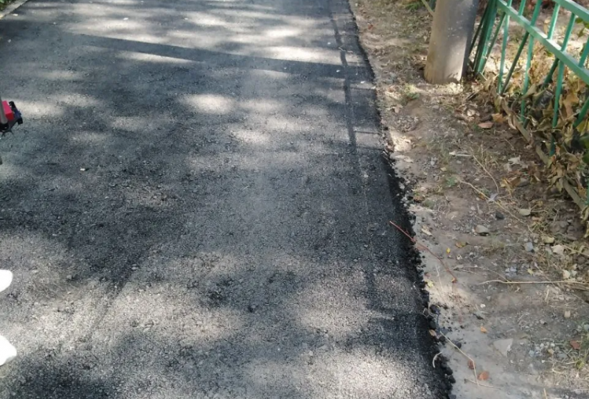  Волгодонск продолжает обновление дорог: завершен ремонт внутриквартальных проездов по улице Ленина