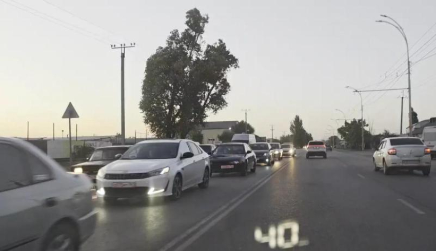 Пробка образовалась из-за ДТП на 2-й Бетонной