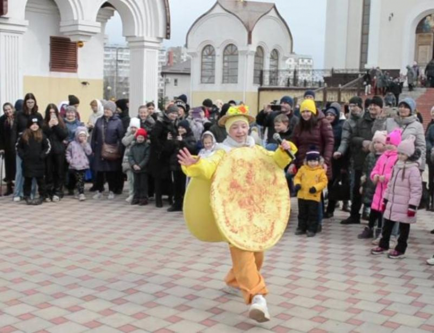 Конкурс на самую высокую стопку блинов, катание на лошадях и народные забавы: Масленица придет в Волгодонск 