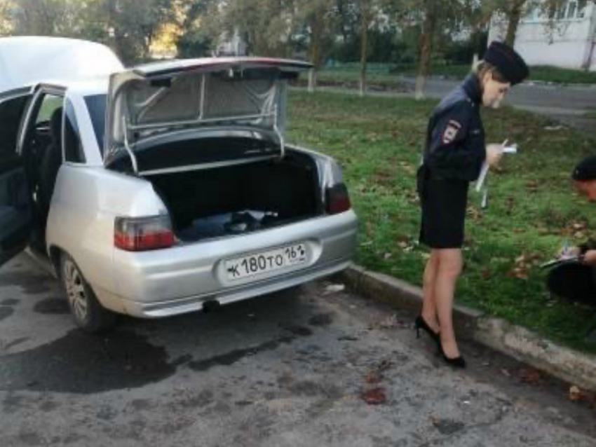Неизвестные обокрали ВАЗ-2110 в Волгодонске и скрылись 