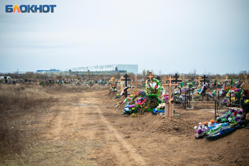 У города пока нет денег на проект и обустройство Аллеи почетных захоронений участников СВО на третьем кладбище