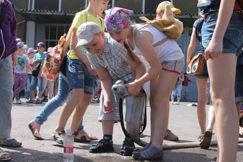 В Волгодонске дети любят ходить в гости к пожарным больше чем в музей или кино