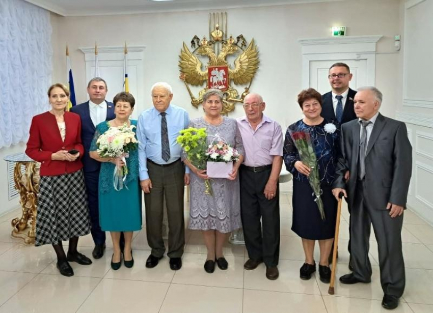 50 лет вместе: Волгодонск чествует «золотые семьи» юбиляров