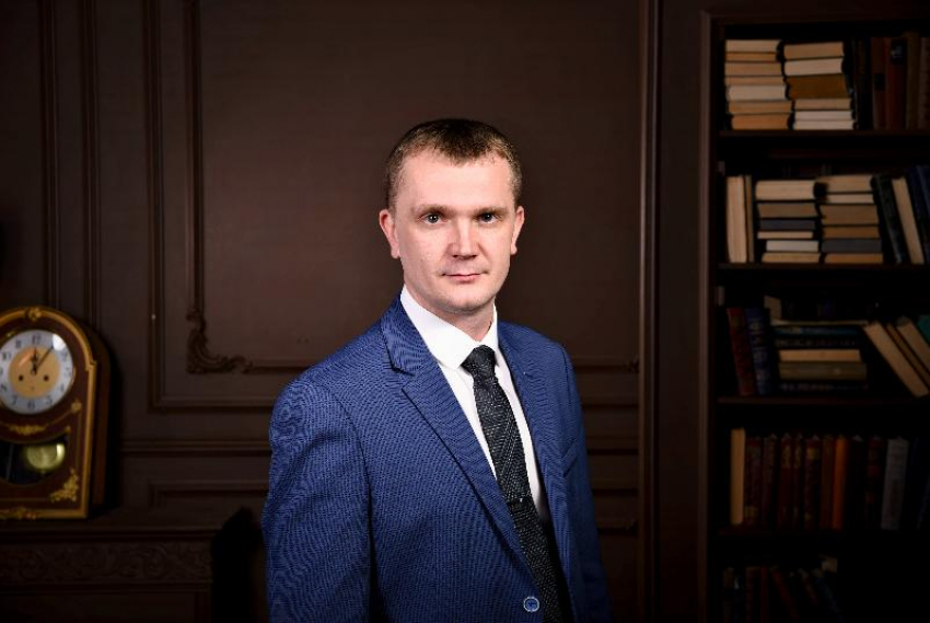 Главный стоматолог Волгодонска Роман Череповский в 2020 году заработал 1 миллион 729 тысяч рублей