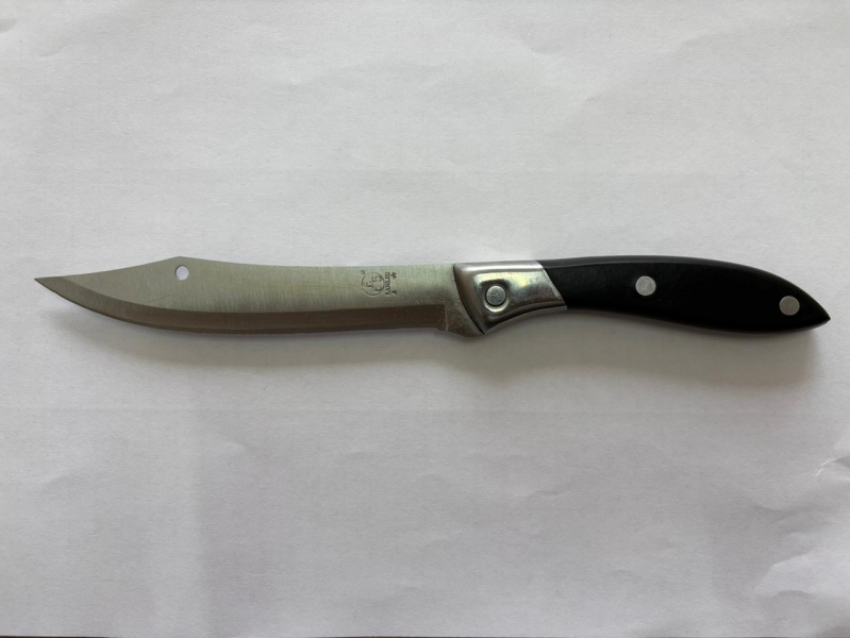 В Цимлянском районе разгневанная женщина пырнула мужчину ножом