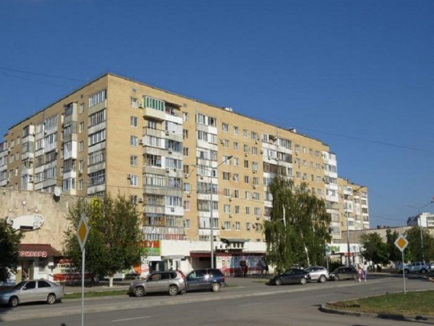 В Волгодонске эвакуировали людей из горящей квартиры на В-8