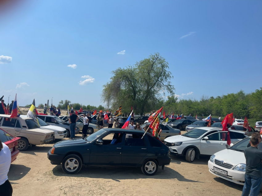 Более 300 машин и одна память: автопробег в честь Дня Победы прошёл в Волгодонске 9 мая