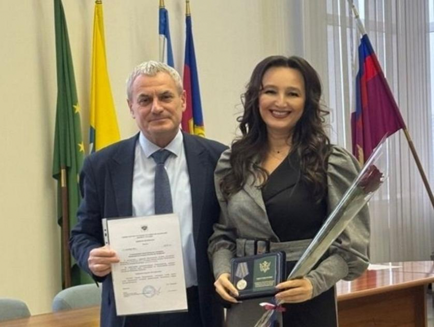 Сотрудник ЗАГС Цимлянского района награждена медалью Минюста РФ «За содействие»