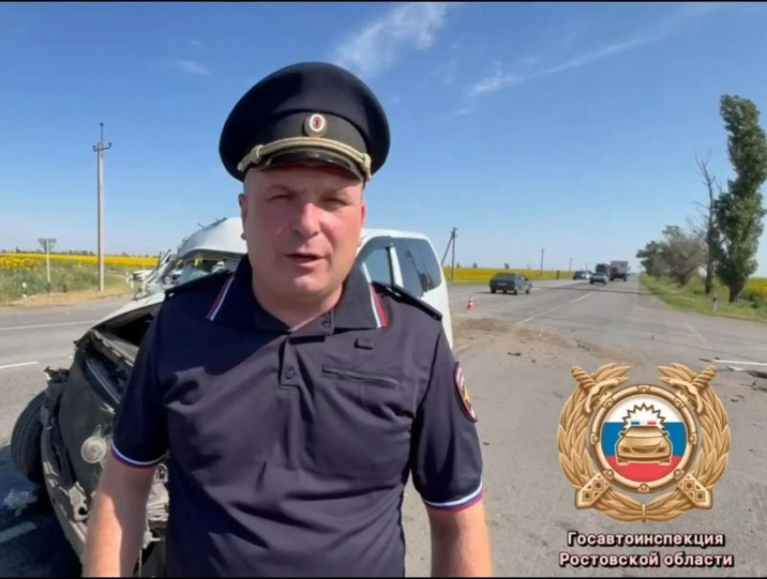 Четыре человека в больнице: под Семикаракорском микроавтобус на обгоне протаранил ПАЗик