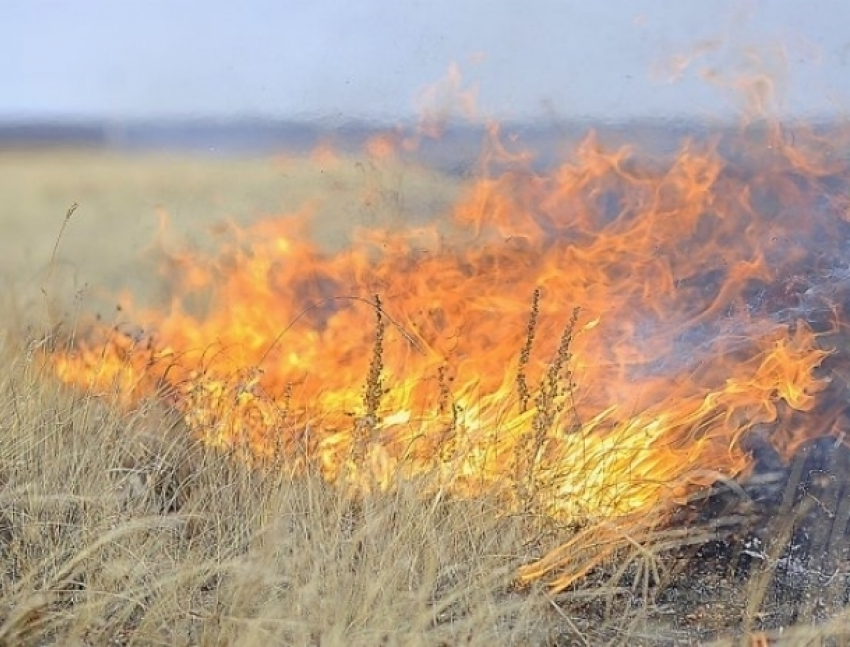 Несмотря на холодную погоду, в Волгодонске сохраняется режим повышенной пожароопасности