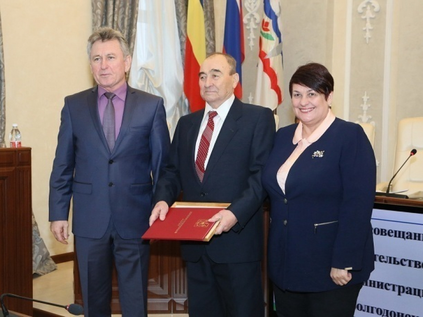 Двух пенсионеров-именинников лично поздравил глава администрации Волгодонска