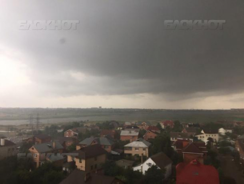 Ливневый дождь может обрушиться на Волгодонск в первой половине дня