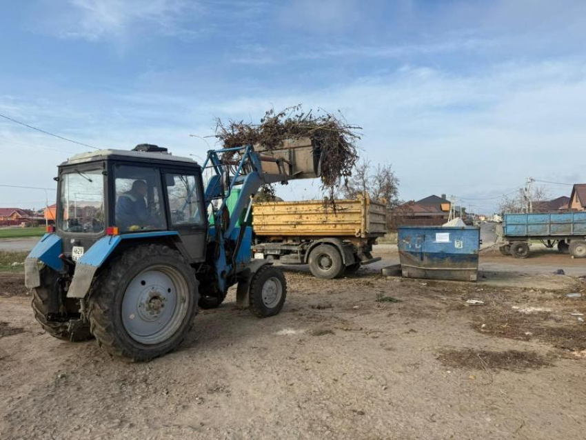 Свалки, деревья, люки: коммунальщики готовят Волгодонск к зиме