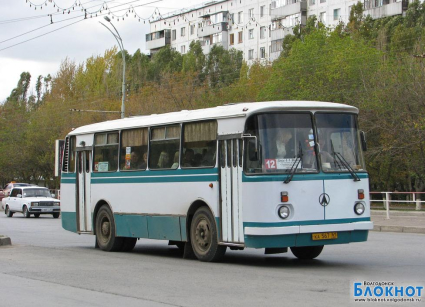 На Пасху волгодонские автобусы будут ходить на кладбище до трех часов дня