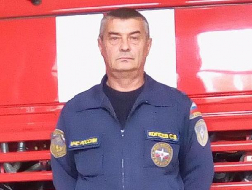Пожарный из Волгодонска попал в Кремлевский дворец после спасения семьи в Крыму 