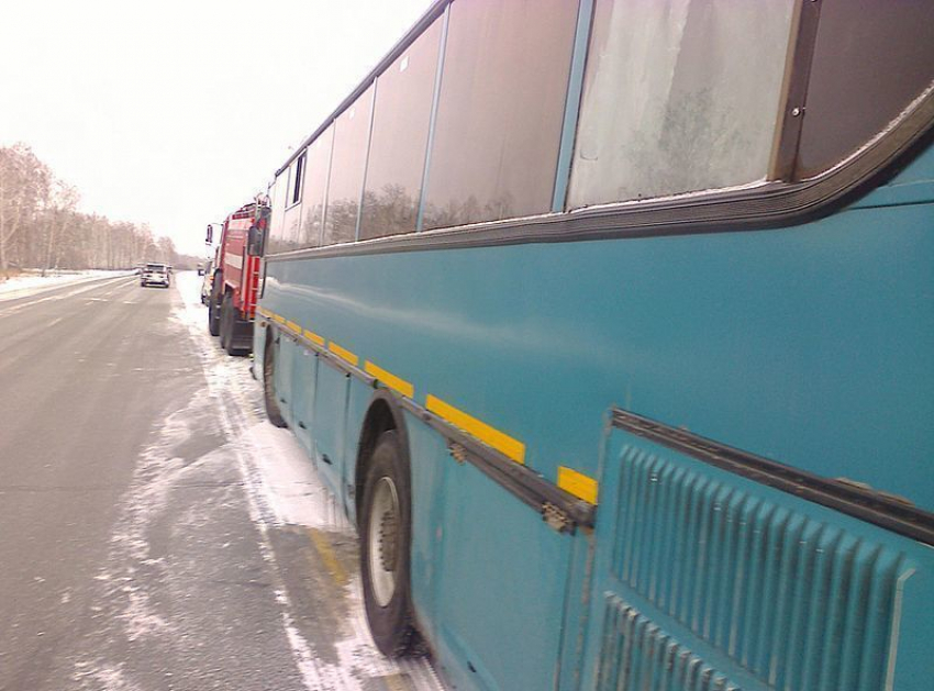 Пассажиры автобуса «Москва–Волгодонск» чуть не замерзли после поломки на трассе