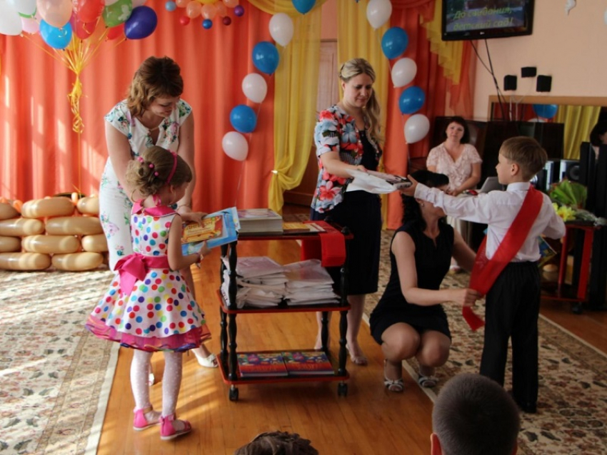 Детей в Волгодонске становится все меньше 