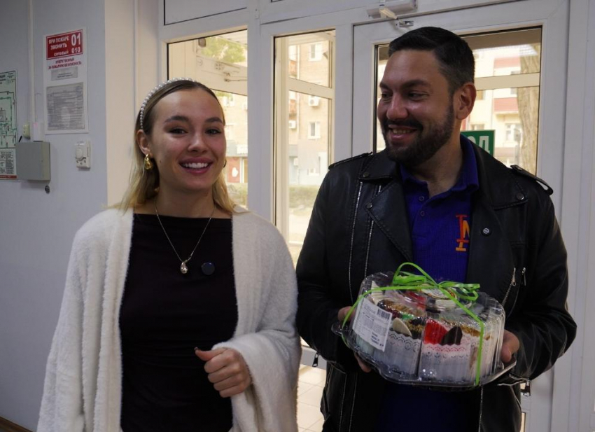  160-летний юбилей отмечают герои, которые спасают людей от финансовых трудностей