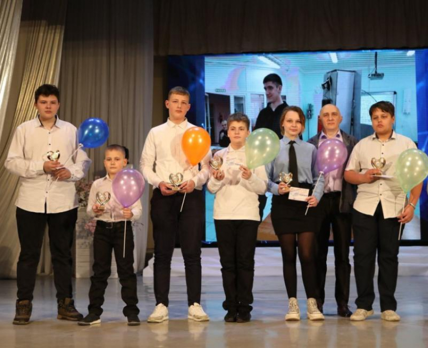В Волгодонске подвели итоги XVI научно-практической конференции Академии юных исследователей 