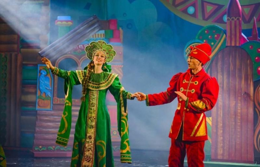 Сразу три новогодних спектакля: в дни зимних каникул Волгодонский молодежный драмтеатр дарит сказку