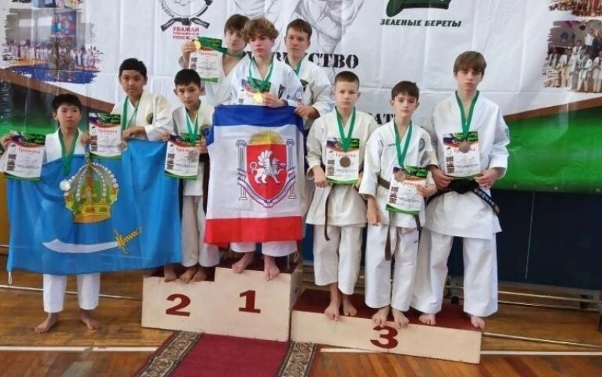 Каратисты Волгодонска успешно выступили на Первенстве и Чемпионате ЮФО