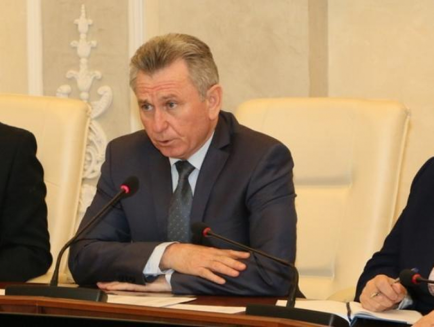 Глава администрации Виктор Мельников отчитал руководителей УК и ТСЖ за плохую работу в гололед