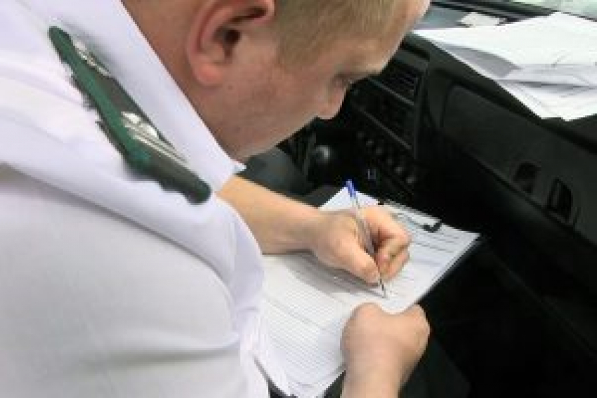 В Константиновском районе на сельхозземлях обнаружили свалку площадью 8,5 тысячи квадратных метров