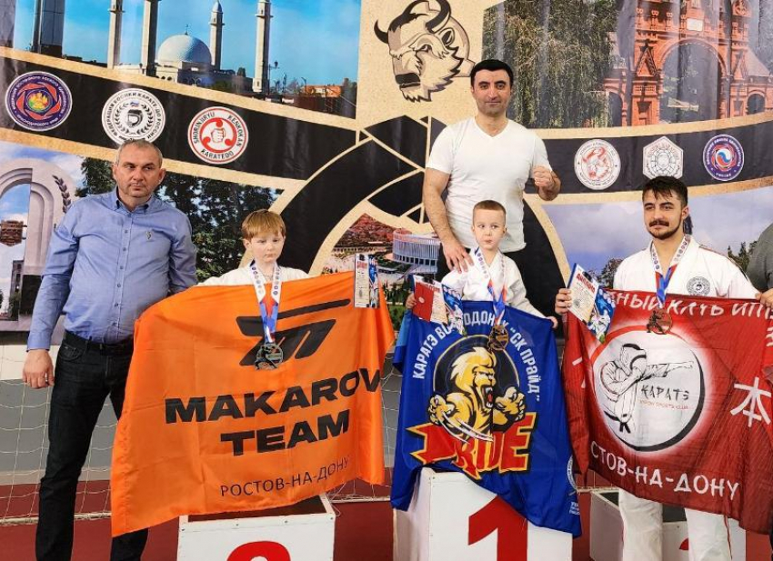 Юные каратисты из Волгодонска завоевали россыпь наград на чемпионате ЮФО в Краснодаре