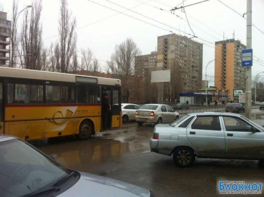 В Волгодонске за два часа произошло два ДТП с участием пассажирского транспорта