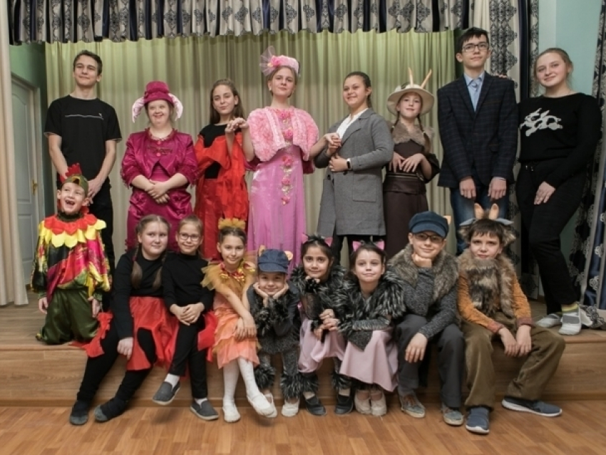 В волгодонском центре «Радуга» состоялось премьера спектакля «Кошкин дом»