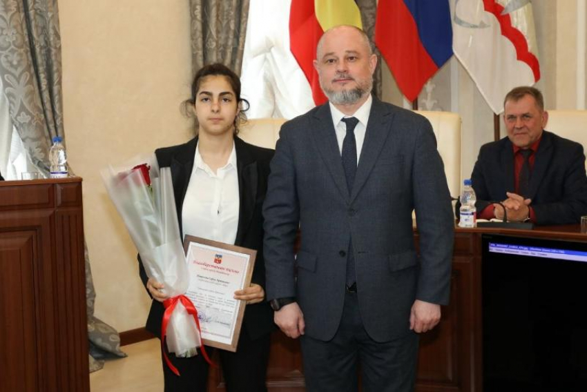 Волгодонск чествует своих спортсменов: золото и бронзу Первенства России завоевали наши каратисты