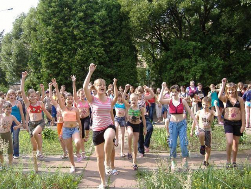Волгодонские школьники продолжат ходить в школу и летом