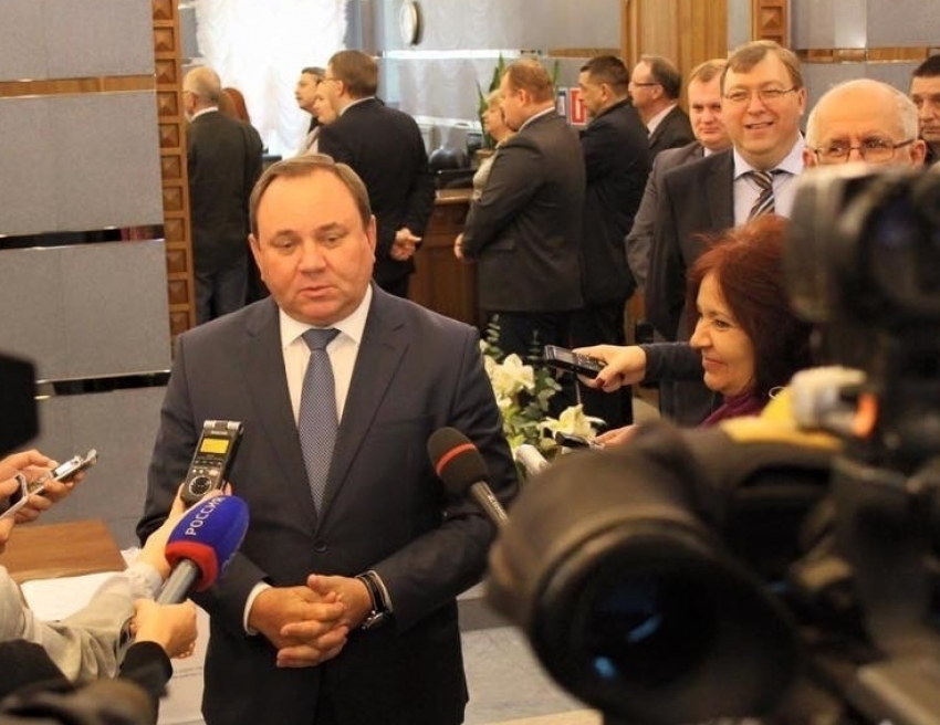 Новый председатель Заксобрания области предложил Виктору Дерябкину пролоббировать в Госдуме закон о «Детях войны»