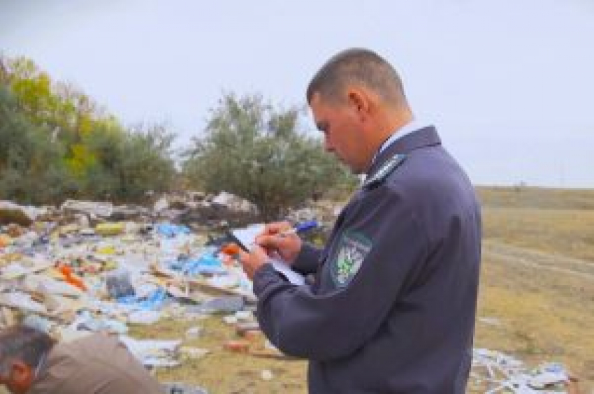 Россельхознадзор выявил свалку на сельхозземлях в Волгодонском районе