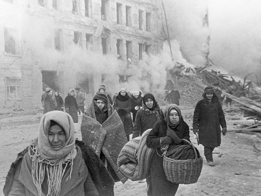 В Волгодонске почтили память погибших при блокаде Ленинграда советских граждан 
