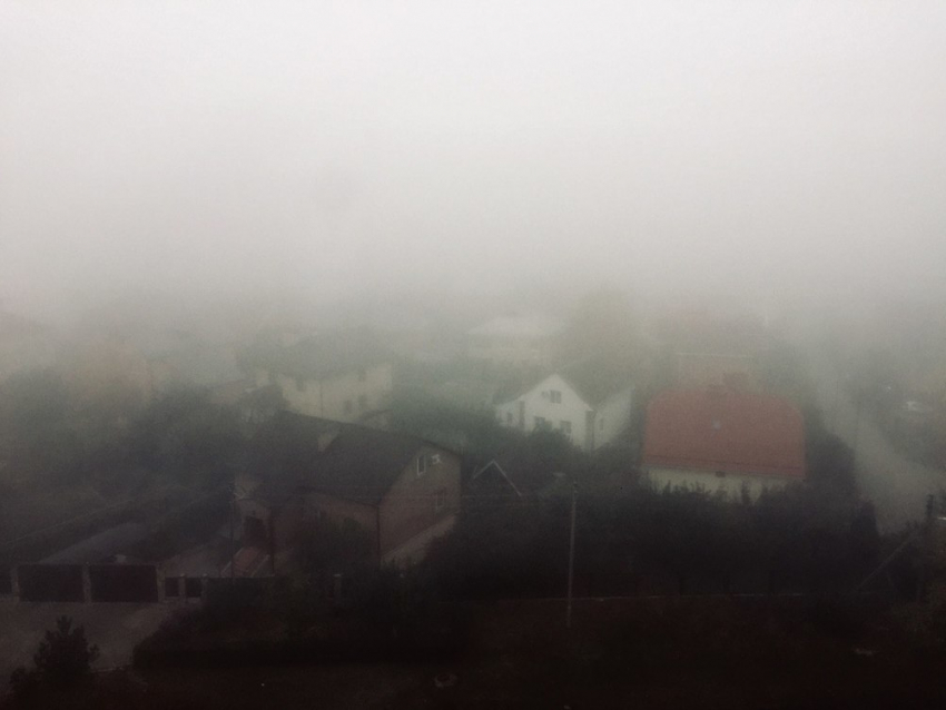 Густой туман окутал Волгодонск 