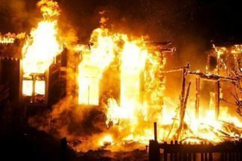 Два дома сгорели в Волгодонске и Волгодонском районе за день 