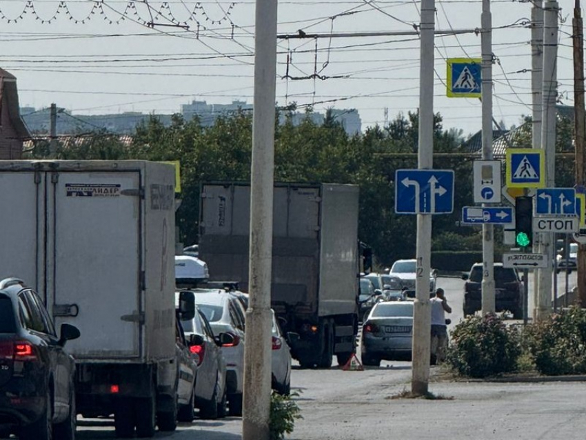 ДТП на улице Ленинградской стало причиной огромной пробки