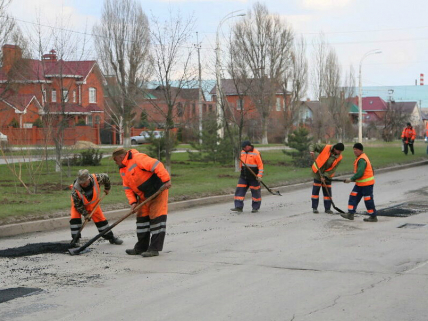 Где в Волгодонске сделают ямочный ремонт дорог и разметят переходы