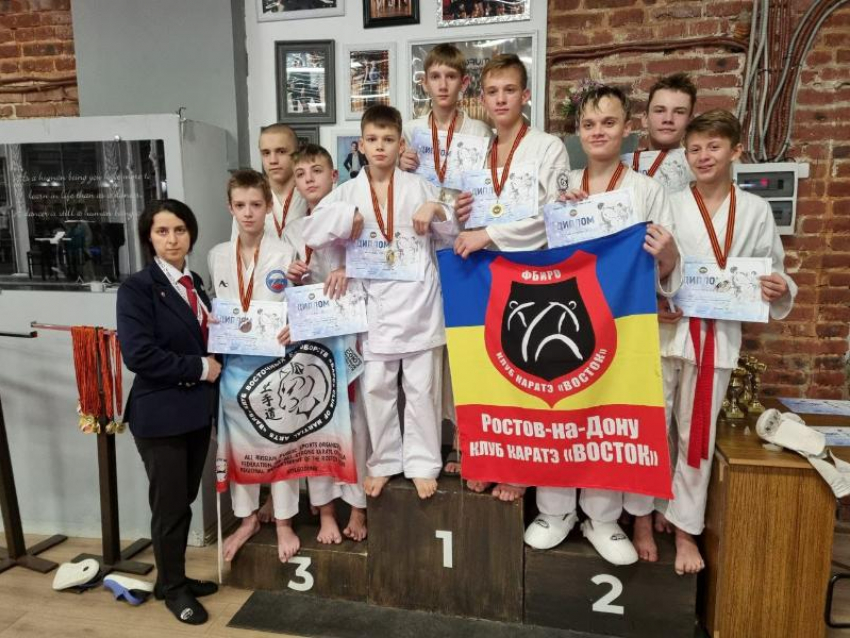 Юные волгодонцы достойно представили город на региональных соревнованиях по каратэ