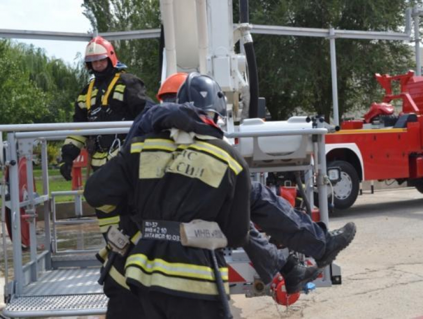Главк МЧС Ростовской области проверил профессионализм пожарных по охране РоАЭС