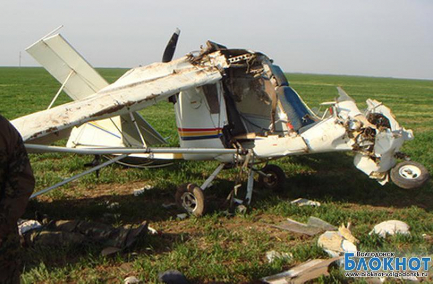 В Дубовском районе утром 19 апреля разбился самолет