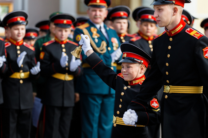 Школьникам Волгодонска предлагают поступить в суворовское военное училище